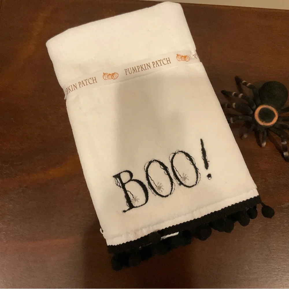 Set of 2 Embroidered Halloween Hand Towels - BOO!